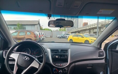 Hyundai Solaris II рестайлинг, 2011 год, 1 000 000 рублей, 5 фотография