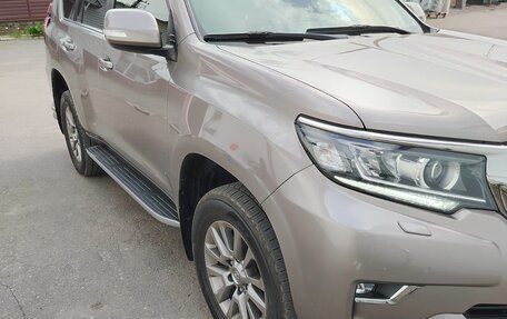 Toyota Land Cruiser Prado 150 рестайлинг 2, 2018 год, 5 500 000 рублей, 3 фотография