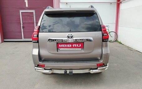 Toyota Land Cruiser Prado 150 рестайлинг 2, 2018 год, 5 500 000 рублей, 6 фотография