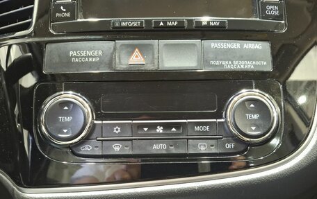 Mitsubishi Outlander III рестайлинг 3, 2015 год, 2 070 000 рублей, 15 фотография