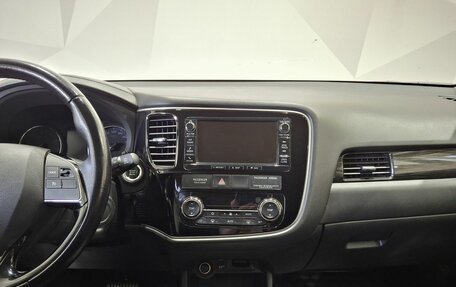 Mitsubishi Outlander III рестайлинг 3, 2015 год, 2 070 000 рублей, 13 фотография