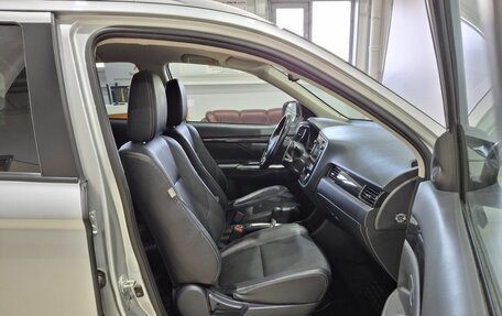 Mitsubishi Outlander III рестайлинг 3, 2015 год, 2 070 000 рублей, 30 фотография