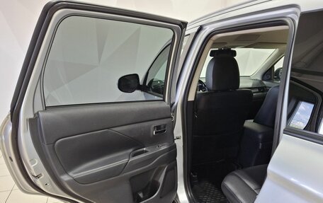 Mitsubishi Outlander III рестайлинг 3, 2015 год, 2 070 000 рублей, 25 фотография