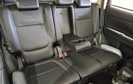 Mitsubishi Outlander III рестайлинг 3, 2015 год, 2 070 000 рублей, 39 фотография