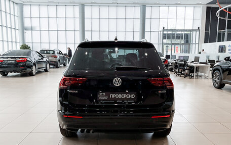 Volkswagen Tiguan II, 2018 год, 2 450 000 рублей, 7 фотография