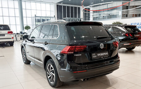 Volkswagen Tiguan II, 2018 год, 2 450 000 рублей, 8 фотография