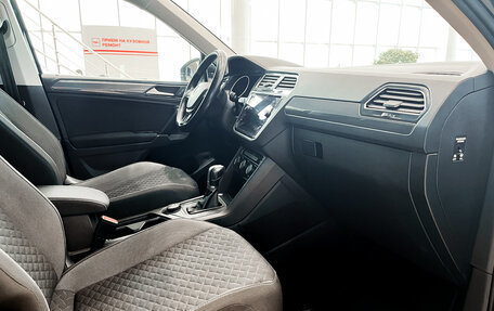 Volkswagen Tiguan II, 2018 год, 2 450 000 рублей, 13 фотография