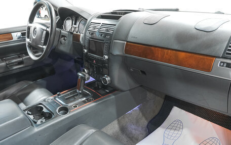 Volkswagen Touareg III, 2005 год, 699 000 рублей, 9 фотография
