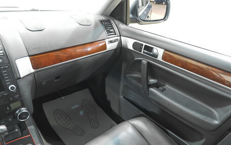 Volkswagen Touareg III, 2005 год, 699 000 рублей, 14 фотография
