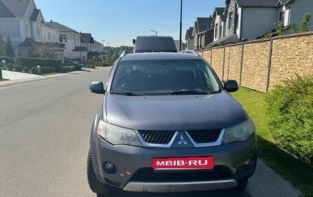 Mitsubishi Outlander III рестайлинг 3, 2008 год, 680 000 рублей, 2 фотография