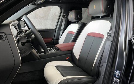 Rolls-Royce Cullinan, 2025 год, 81 000 000 рублей, 12 фотография