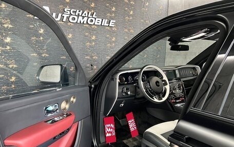 Rolls-Royce Cullinan, 2025 год, 81 000 000 рублей, 7 фотография