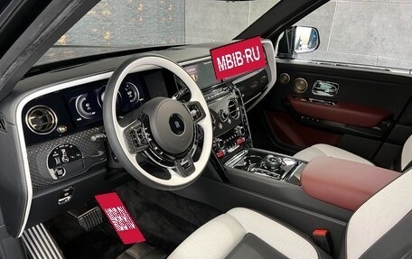 Rolls-Royce Cullinan, 2025 год, 81 000 000 рублей, 8 фотография