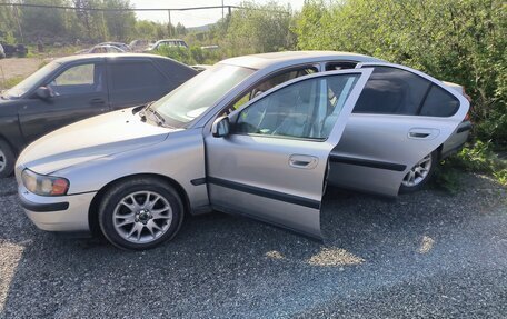 Volvo S60 III, 2001 год, 350 000 рублей, 2 фотография