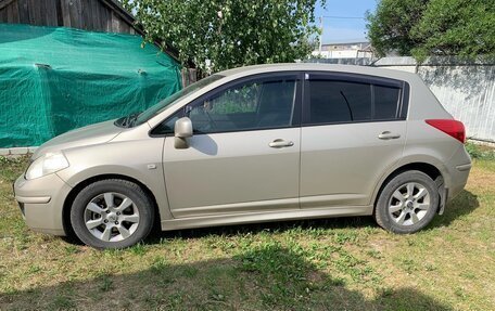 Nissan Tiida, 2010 год, 600 000 рублей, 2 фотография