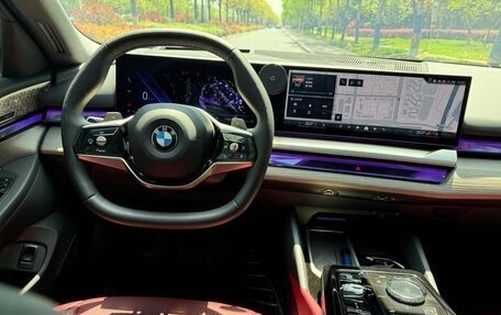 BMW 5 серия, 2024 год, 6 380 000 рублей, 8 фотография