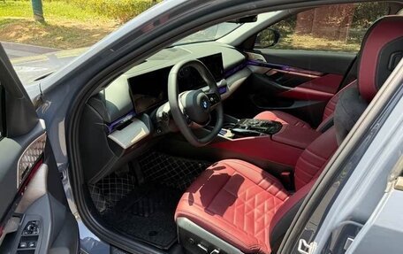 BMW 5 серия, 2024 год, 6 380 000 рублей, 11 фотография