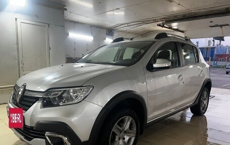 Renault Sandero II рестайлинг, 2018 год, 980 000 рублей, 2 фотография
