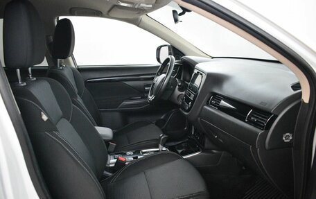 Mitsubishi Outlander III рестайлинг 3, 2019 год, 1 865 000 рублей, 12 фотография