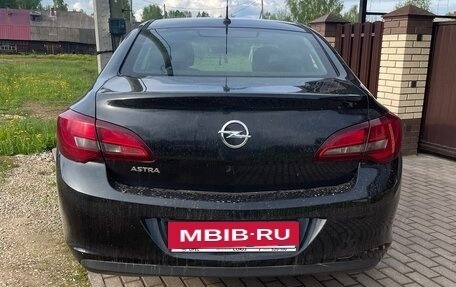 Opel Astra J, 2013 год, 750 000 рублей, 2 фотография