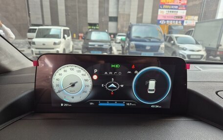 Hyundai Staria, 2023 год, 4 140 000 рублей, 6 фотография