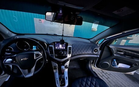 Chevrolet Cruze II, 2010 год, 650 000 рублей, 6 фотография