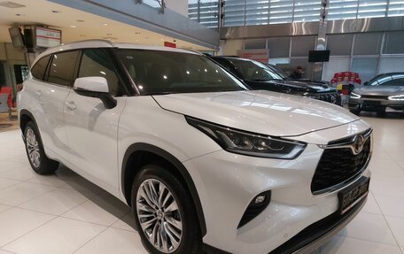 Toyota Highlander, 2025 год, 6 190 000 рублей, 2 фотография