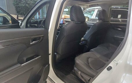 Toyota Highlander, 2025 год, 6 190 000 рублей, 16 фотография
