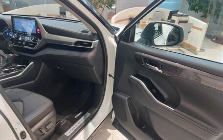 Toyota Highlander, 2025 год, 6 190 000 рублей, 19 фотография