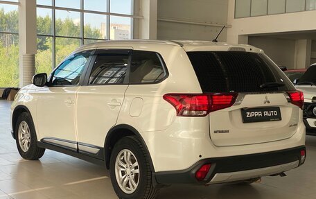 Mitsubishi Outlander III рестайлинг 3, 2015 год, 1 899 000 рублей, 9 фотография