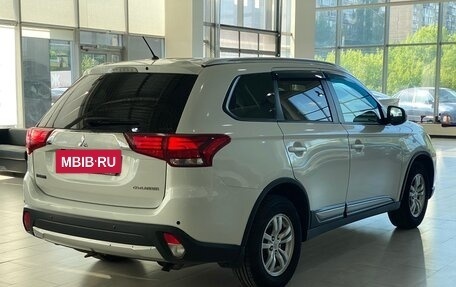 Mitsubishi Outlander III рестайлинг 3, 2015 год, 1 899 000 рублей, 7 фотография