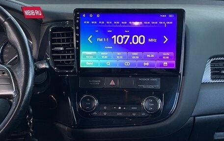 Mitsubishi Outlander III рестайлинг 3, 2015 год, 1 899 000 рублей, 26 фотография