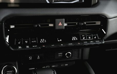 Toyota Land Cruiser Prado, 2024 год, 12 250 000 рублей, 19 фотография