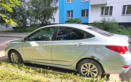 Hyundai Solaris II рестайлинг, 2011 год, 550 000 рублей, 3 фотография