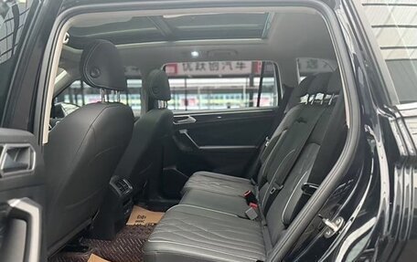 Volkswagen Tiguan II, 2022 год, 2 465 000 рублей, 12 фотография