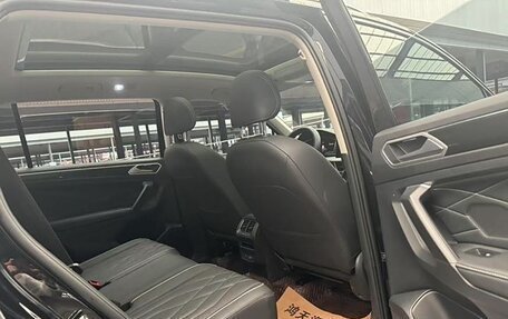 Volkswagen Tiguan II, 2022 год, 2 465 000 рублей, 7 фотография
