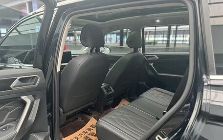 Volkswagen Tiguan II, 2022 год, 2 465 000 рублей, 13 фотография