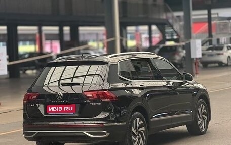 Volkswagen Tiguan II, 2022 год, 2 465 000 рублей, 4 фотография