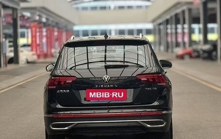 Volkswagen Tiguan II, 2022 год, 2 465 000 рублей, 3 фотография