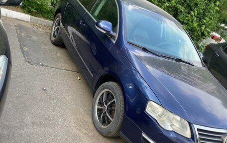 Volkswagen Passat B6, 2008 год, 700 000 рублей, 2 фотография