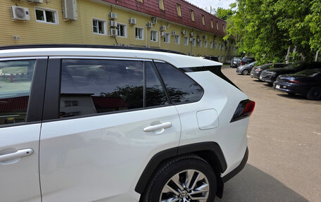 Toyota RAV4, 2021 год, 3 450 000 рублей, 2 фотография