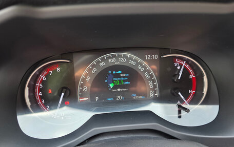 Toyota RAV4, 2021 год, 3 450 000 рублей, 9 фотография