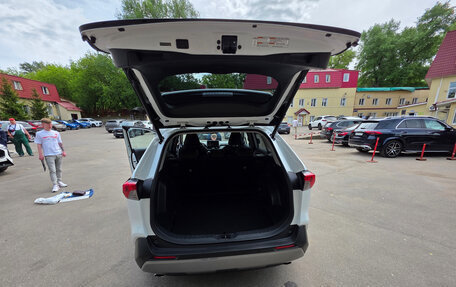 Toyota RAV4, 2021 год, 3 450 000 рублей, 11 фотография
