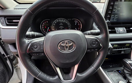 Toyota RAV4, 2021 год, 3 450 000 рублей, 14 фотография