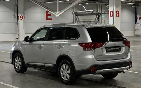 Mitsubishi Outlander III рестайлинг 3, 2017 год, 1 924 950 рублей, 7 фотография