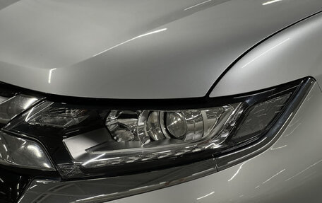 Mitsubishi Outlander III рестайлинг 3, 2017 год, 1 924 950 рублей, 17 фотография