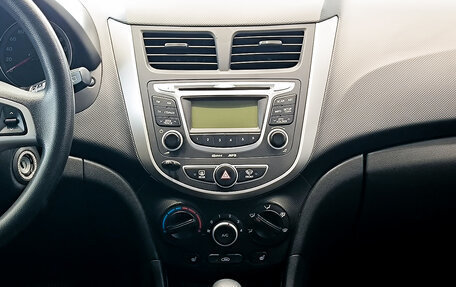 Hyundai Solaris II рестайлинг, 2012 год, 750 000 рублей, 15 фотография