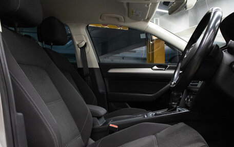 Volkswagen Passat B8 рестайлинг, 2015 год, 1 659 000 рублей, 12 фотография