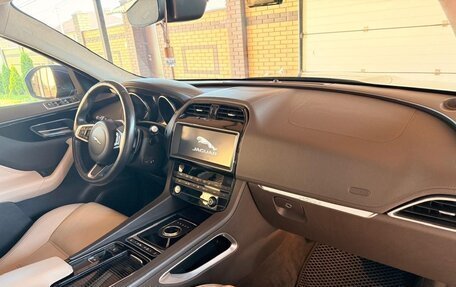 Jaguar F-Pace, 2018 год, 3 500 000 рублей, 17 фотография