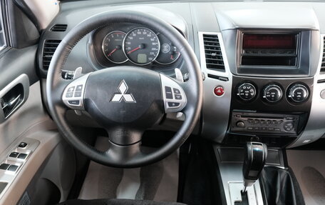 Mitsubishi Pajero Sport II рестайлинг, 2011 год, 1 759 000 рублей, 10 фотография